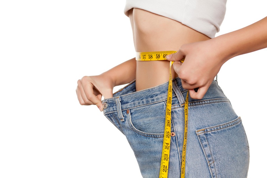 Chás 'seca barriga' funcionam? Confira o que dizem os especialistas, os riscos e quais tomar