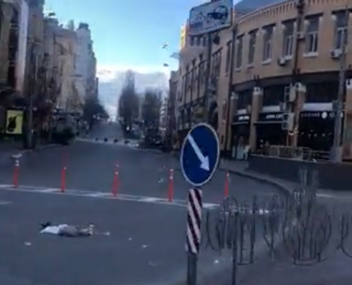 VÍDEO: Jornalista circula pelas ruas de Kiev e mostra situação em tempo real