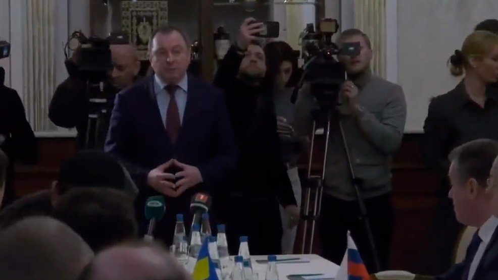 VÍDEO: Começam negociações para cessar-fogo entre Rússia e Ucrânia; ASSISTA
