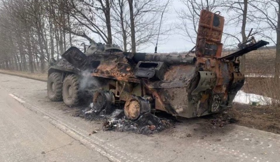 Soldados russos estão sabotando veículos na Ucrânia e se rendendo, diz Pentágono