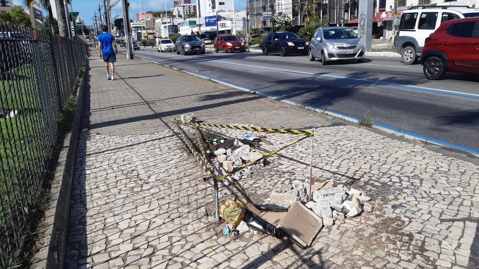 Parada de ônibus inteira é roubada em Natal