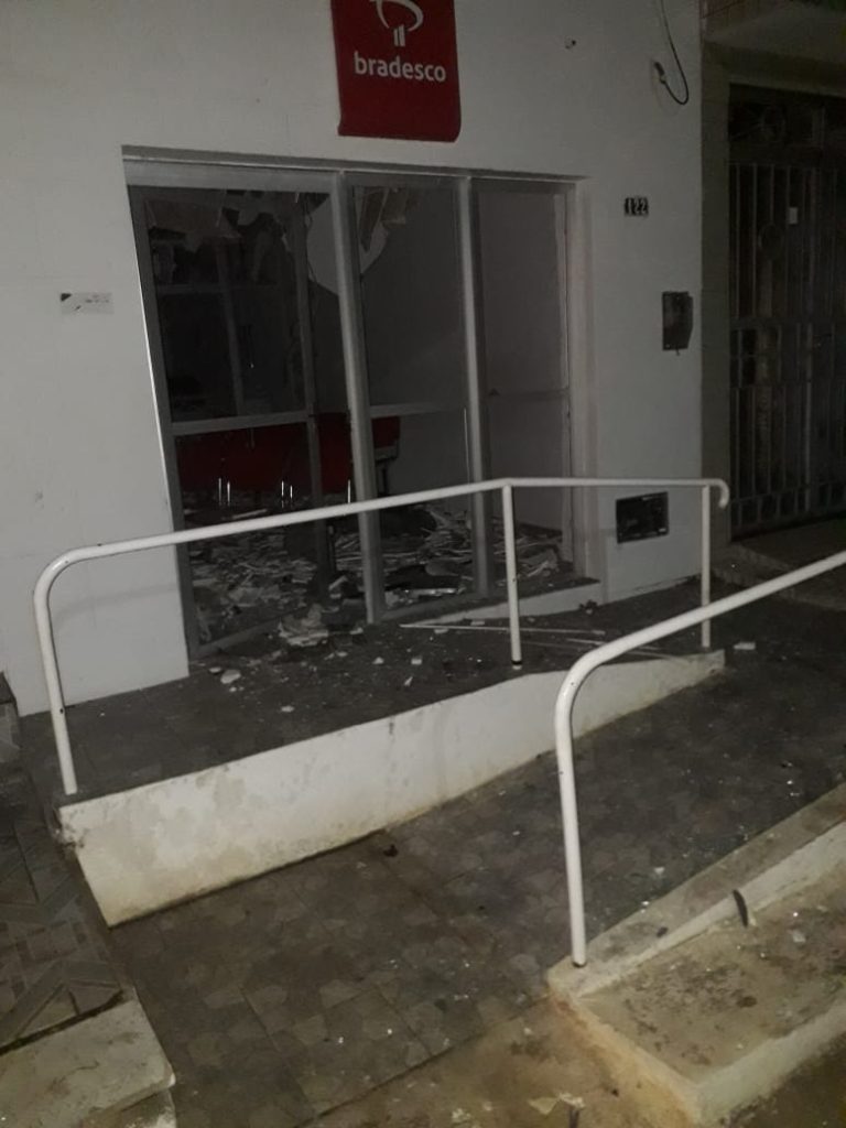 Bandidos explodem agência bancária em cidade do RN