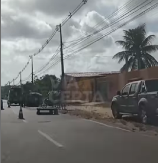 VÍDEO: Capotamento na avenida João Medeiros Filho