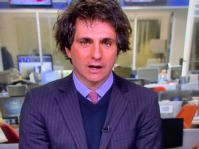 VÍDEO: Comentaristas da GloboNews batem boca ao vivo: “Você acha que a Rússia está certa?”