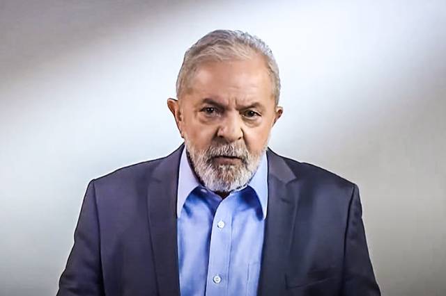 Lula e delegação do PT deixam auditório às pressas no México após alerta de terremoto