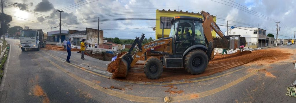 Rua Doutor Mário Negócio passará por desvios de trânsito nesta segunda-feira (07); veja como vai funcionar