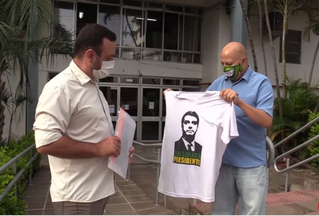 VÍDEO: Servidor público impede ambulância de atender idoso por usar camiseta de Bolsonaro