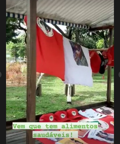 VÍDEO: Feirinha no Centro Administrativo tem artigos de Lula e MST a venda