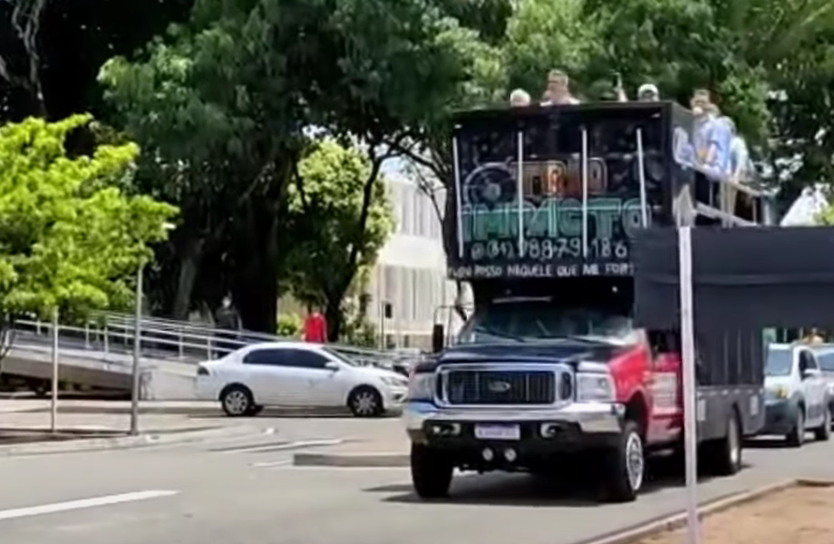 VÍDEO: Policiais militares protestam no Centro Administrativo em Natal