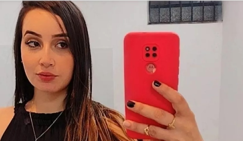 Mulher morre após cirurgia para colocar silicone nos seios