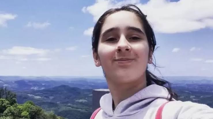 Menina de 14 anos morre após passar mal em sala de aula e pai afirma: “Ela era saudável”