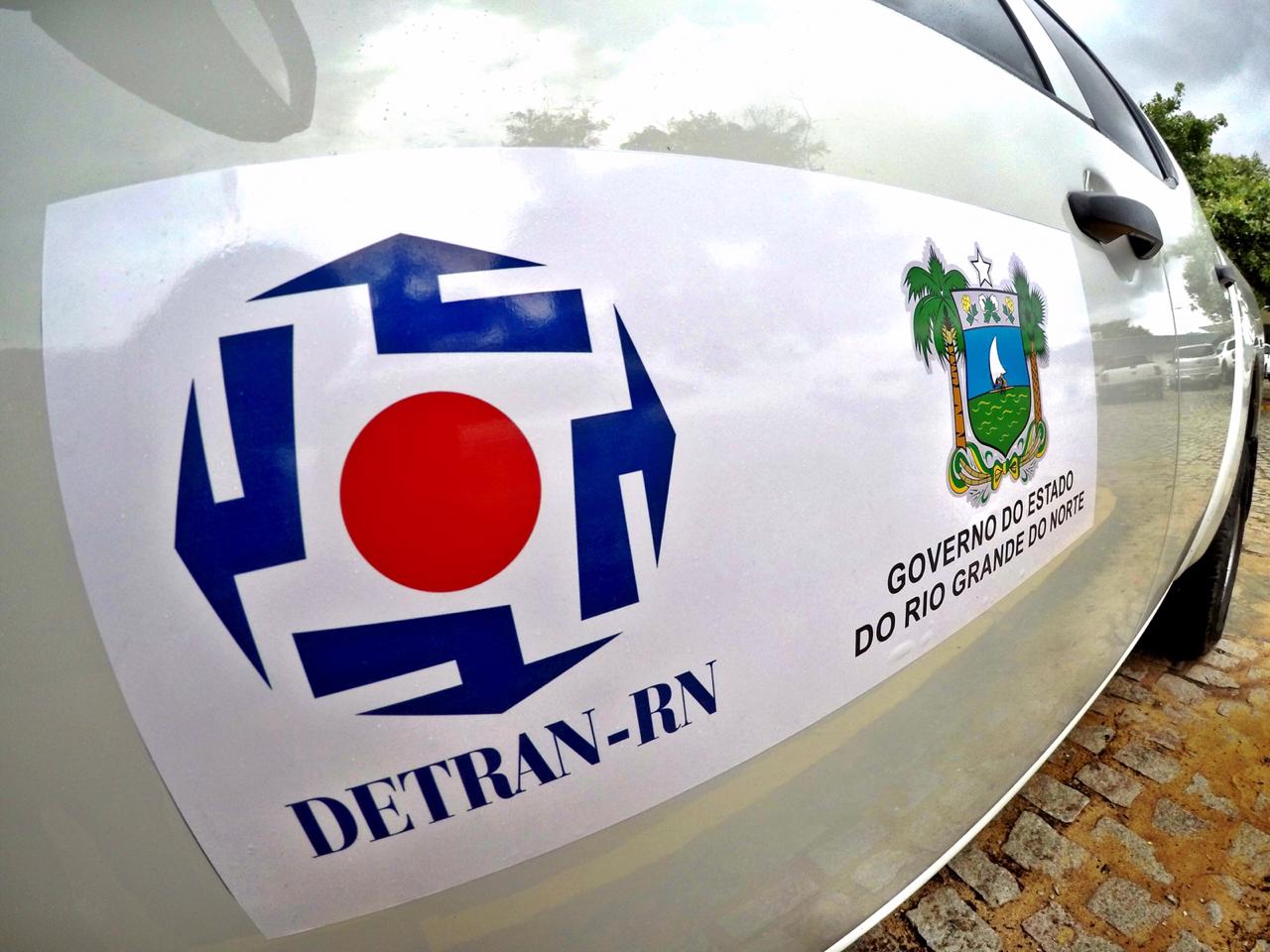 Polícia Civil deflagra operação no Detran-RN; três pessoas são levadas à delegacia