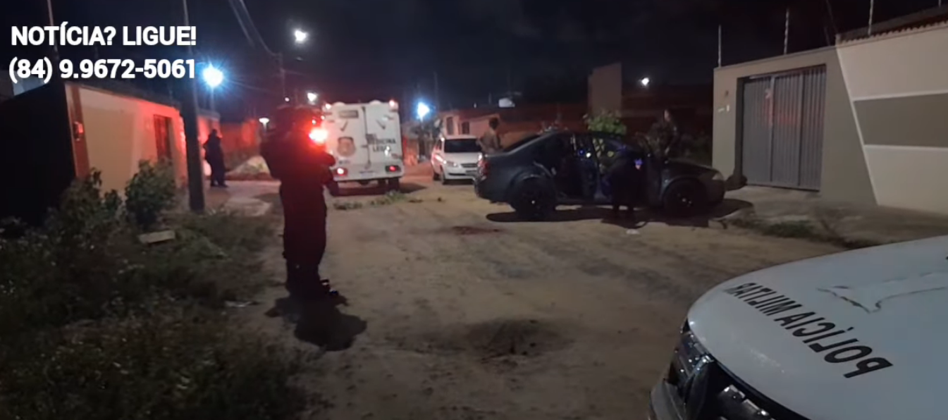 VÍDEO: Homem é morto a tiros em Parnamirim na porta de casa