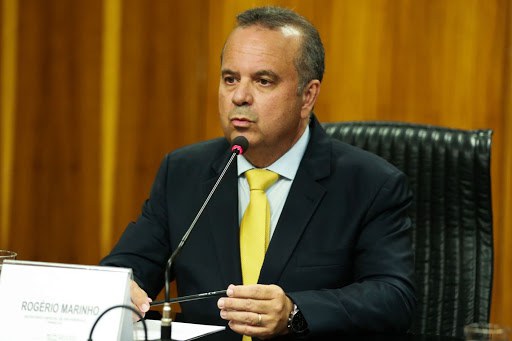 Rogério Marinho desmente fake news e bate pesado no governador de Alagoas, filho de Renan Calheiros