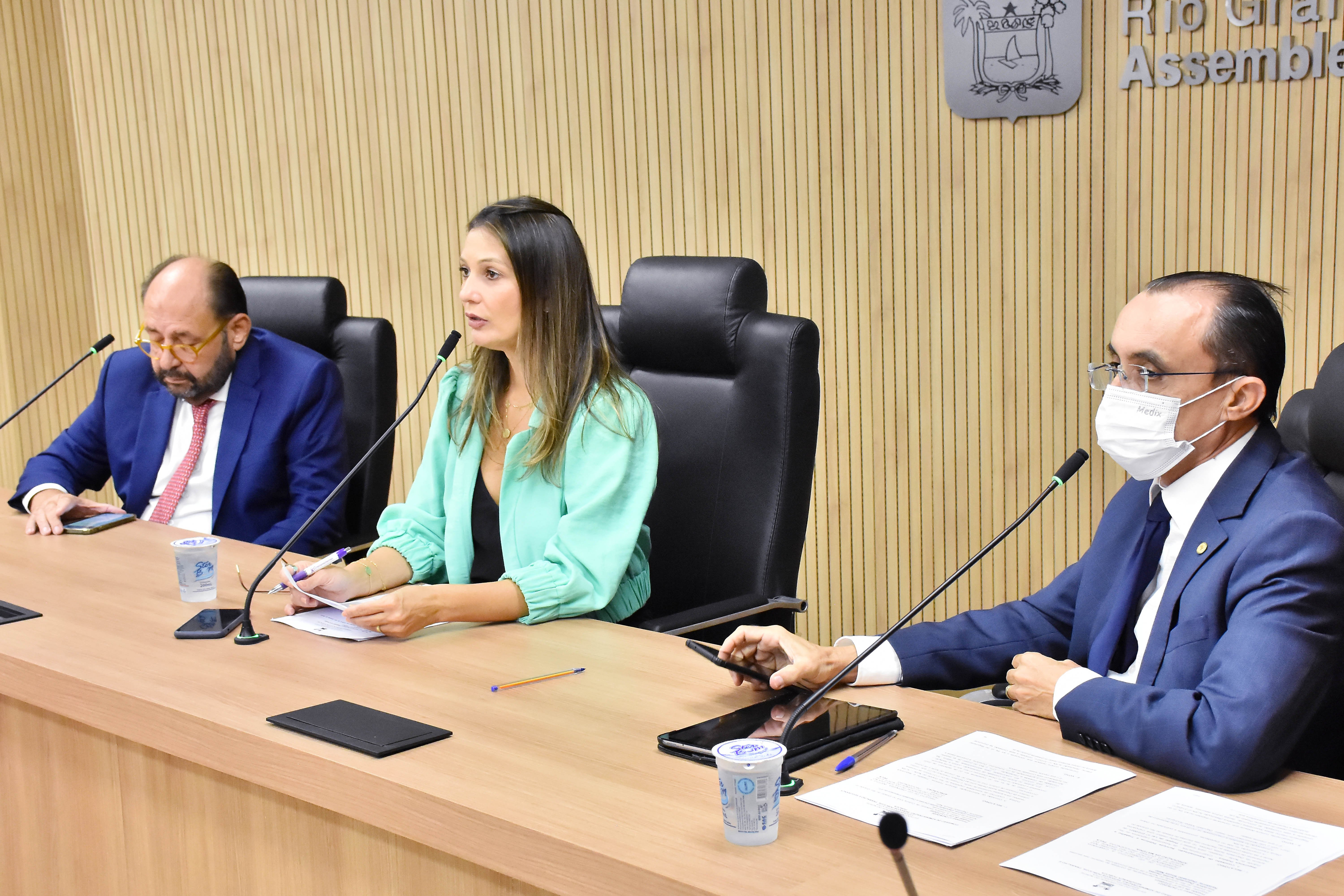 Comissão da Assembleia aprova reajuste de 33,24% para professores da rede estadual