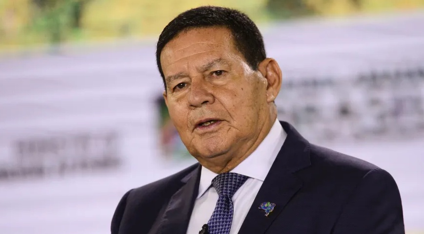 Mourão se filia ao Republicanos e afirma que sairá candidato ao Senado