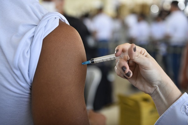 Servidores do MPF não devem ser punidos por falta de comprovante vacinal, defende procurador
