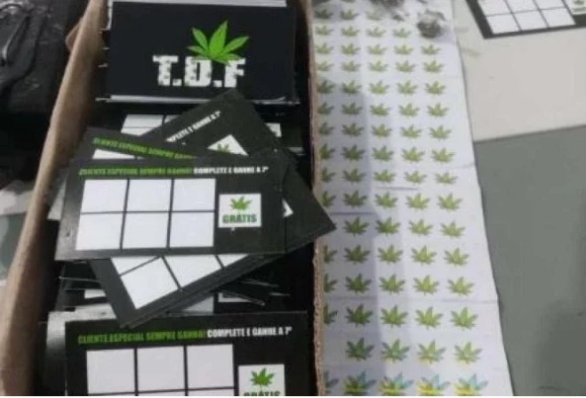 Traficantes vendem droga com cartão fidelidade