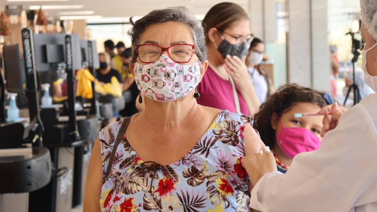 Prefeitura de Parnamirim inicia aplicação da D4 contra a Covid-19 neste sábado
