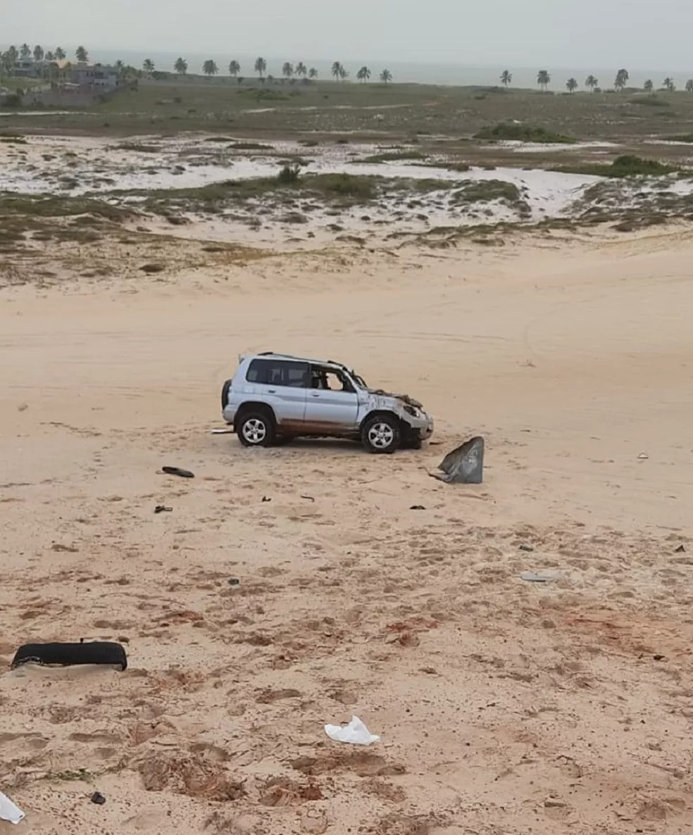 Motorista morre após capotar Pajero em praia do RN