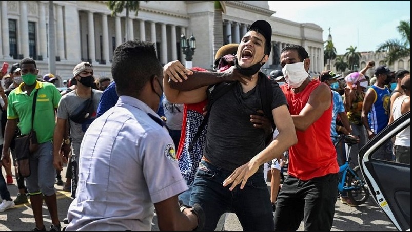 127 pessoas são condenadas à prisão em Cuba por protestos contra o governo