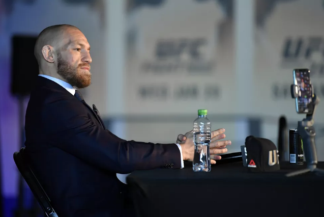 Ex-campeão do UFC é preso na Irlanda; entenda o motivo