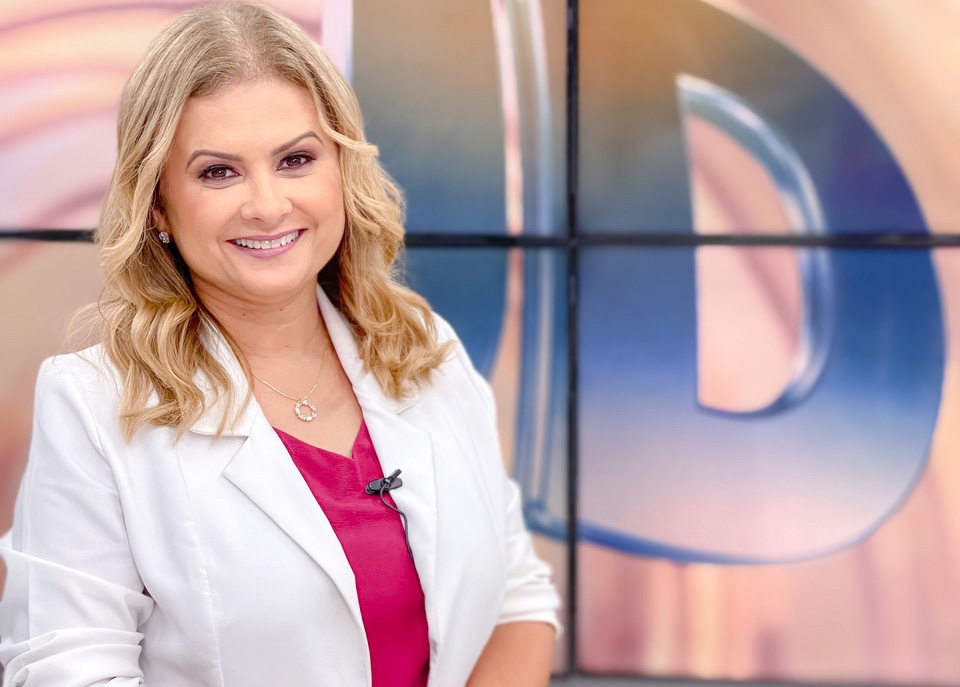 Após 14 anos fora da TV, Micarla de Sousa volta ao comando do Jornal do Dia na TV Ponta Negra