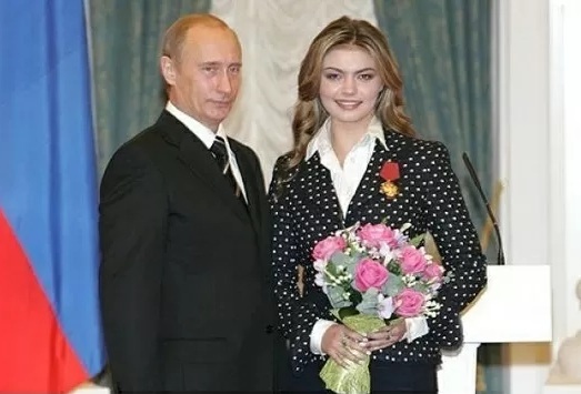 Saiba quem é a ex-ginasta apontada como amante de Putin