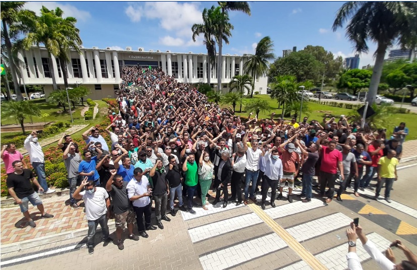 PMs e bombeiros  fecham acordo com governo para reajuste salarial