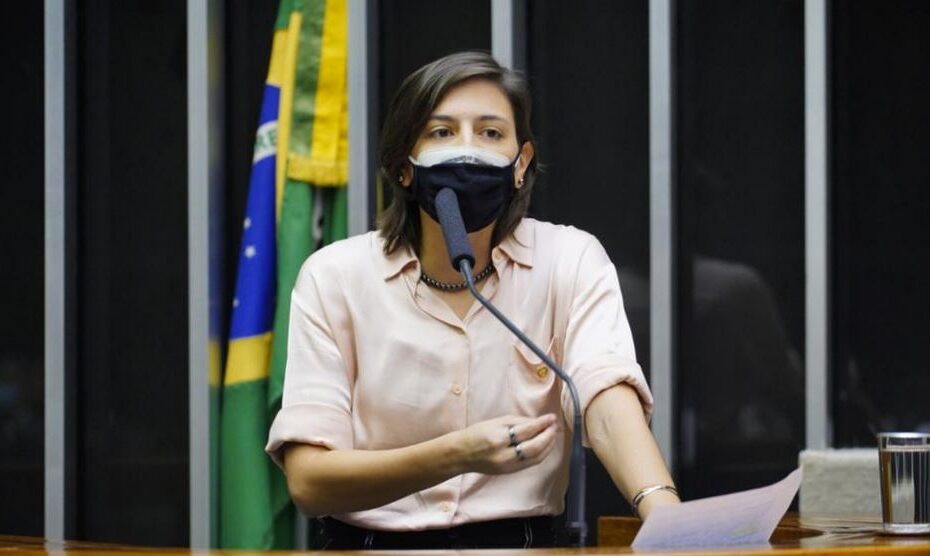 Deputada entra na Justiça contra prefeitura para que linhas de ônibus voltem a circular em Natal