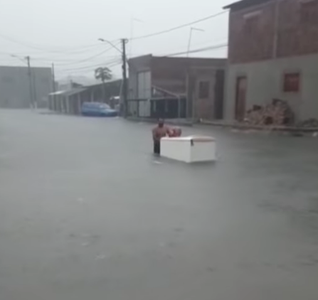 VÍDEO: Chuvas fortes em Parnamirim transformam cidade numa lagoa