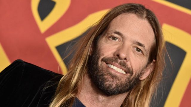 Taylor Hawkins, baterista do Foo Fighters, morreu de overdose