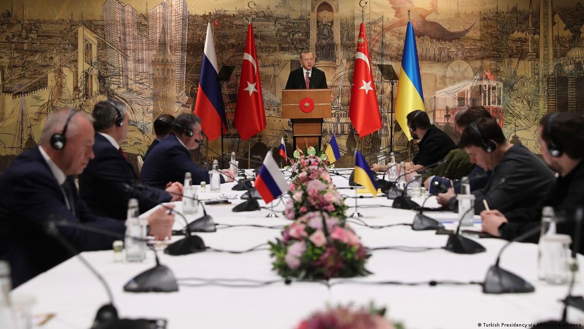 Após novas negociações, Rússia diz que vai parar de atacar Kiev