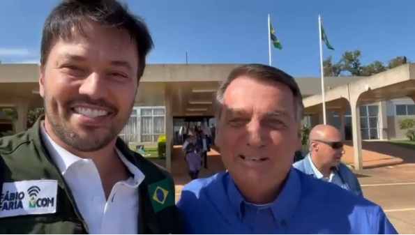 VÍDEO: Bolsonaro mantém agenda de viagens mesmo após internação