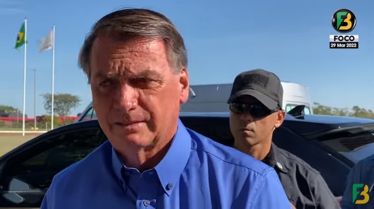 VÍDEO: Bolsonaro se mostra preocupado e alerta para ‘guerra’ que se aproxima no Brasil