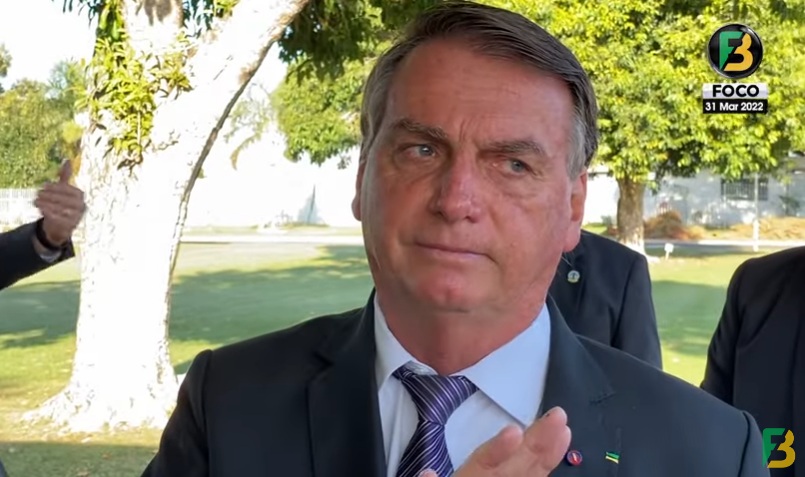 VÍDEO: Bolsonaro é provocado, fica furioso e pessoas batem-boca no Planalto