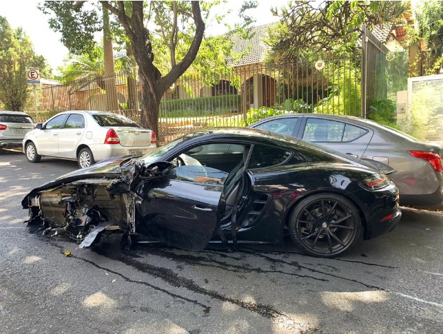 Empresário paga R$  121 mil de fiança após bater carro de luxo em outros nove veículos