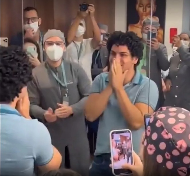 VÍDEO: Jovem viraliza na web ao participar de 'chá revelação' de harmonização facial
