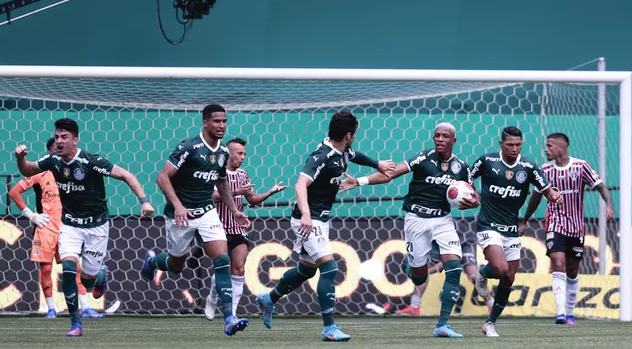 HISTÓRICO! Palmeiras reverte vantagem do São Paulo, goleia e conquista o Paulistão