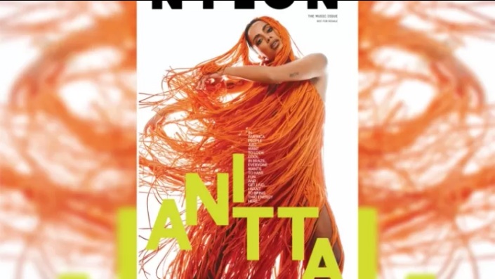 Anitta se revolta com manchete de revista internacional: 'Soltando fogo pelo nariz'