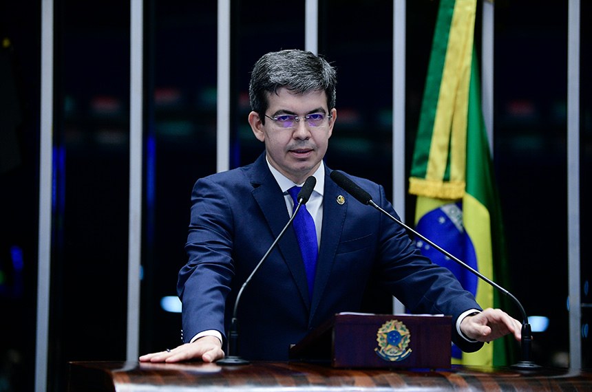 Senador pode perder mandato por fraude para abrir CPI contra Bolsonaro