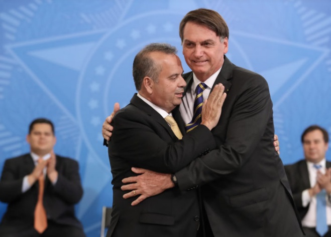 VÍDEO: Em 3 anos, Bolsonaro e Rogério Marinho furaram quase 400 poços no RN trazendo vida à região