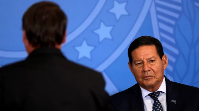 Mourão: 'O que são 35 mil comprimidos de Viagra para 110 mil velhinhos?'