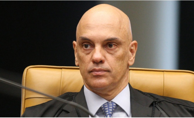 Moraes manda Daniel Silveira explicar indulto e tornozeleira descarregada
