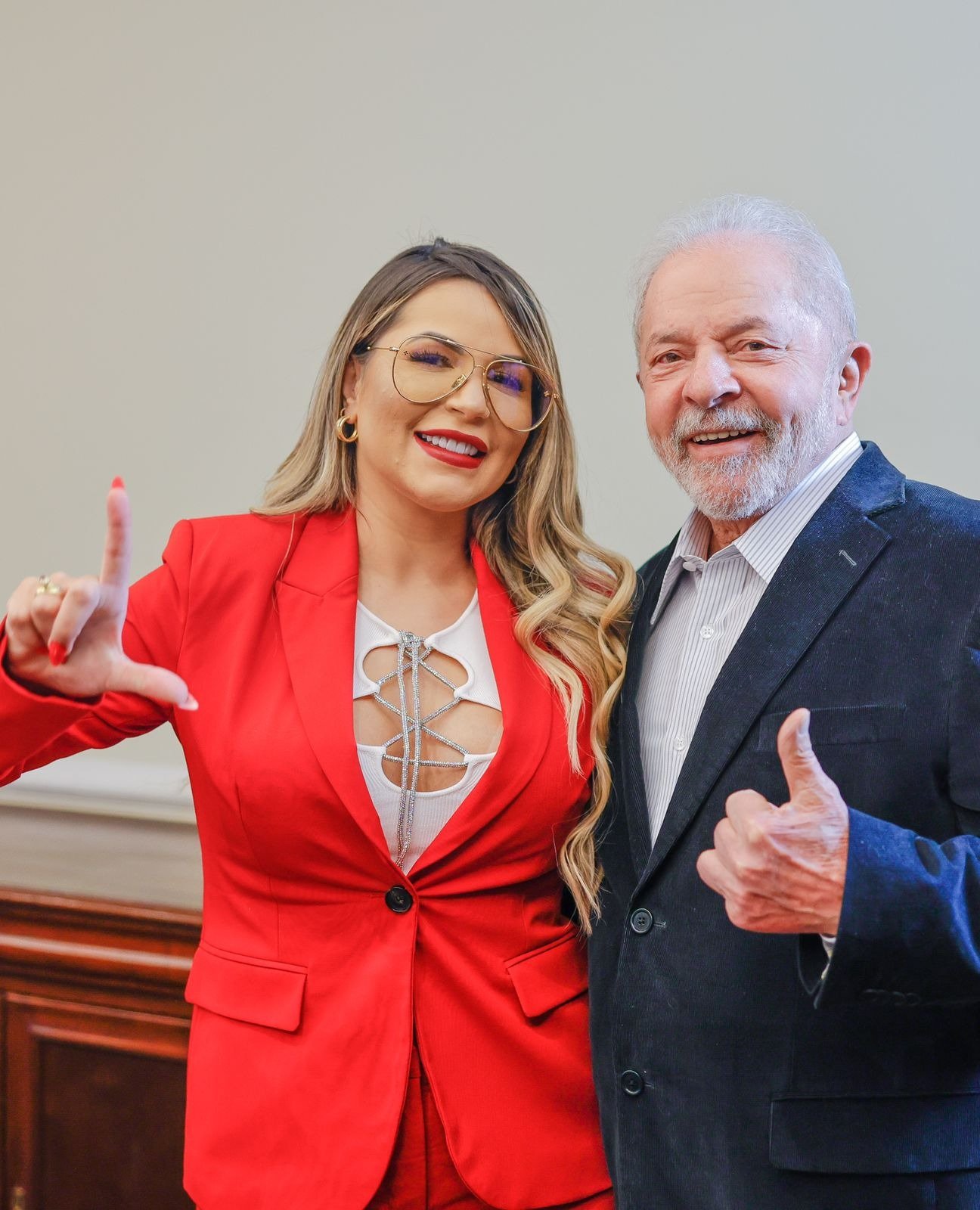 VÍDEO: Bolsonaro ironiza encontro de influencer com Lula e posta vídeo em que ela fala que 'gosta de bandidos'