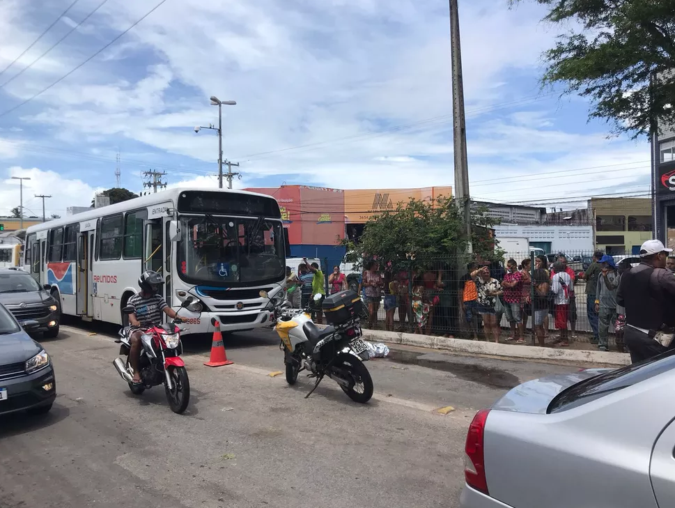 Idosa de 74 anos morre após ser atropelada por ônibus em Natal
