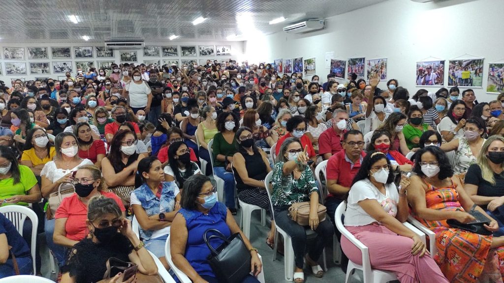 Professores da rede Municipal de Educação de Natal suspendem greve