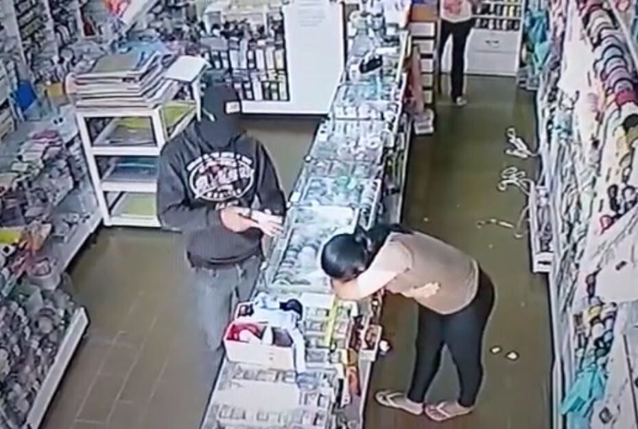 Mulher é executada a tiros dentro de loja em Parnamirim; VÍDEO mostra ação do criminoso