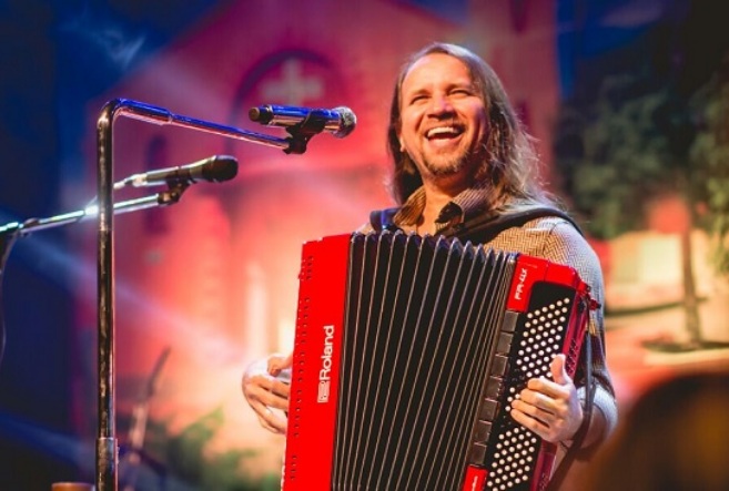 VÍDEO: Dorgival Dantas diz que prefere deixar os palcos do que cantar músicas que falem mal de mulheres