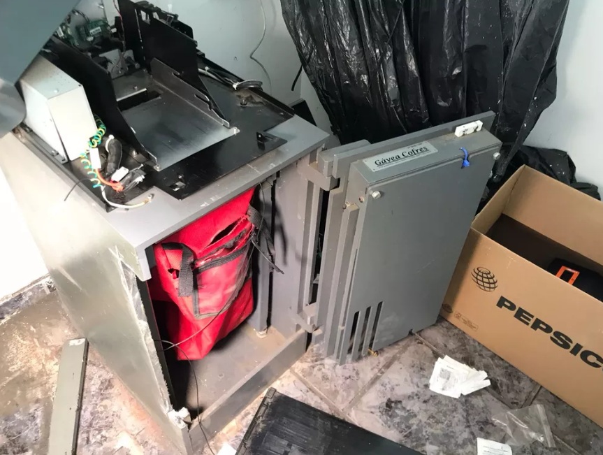 Bandidos invadem posto de combustíveis na Grande Natal e arrombam cofre durante a madrugada